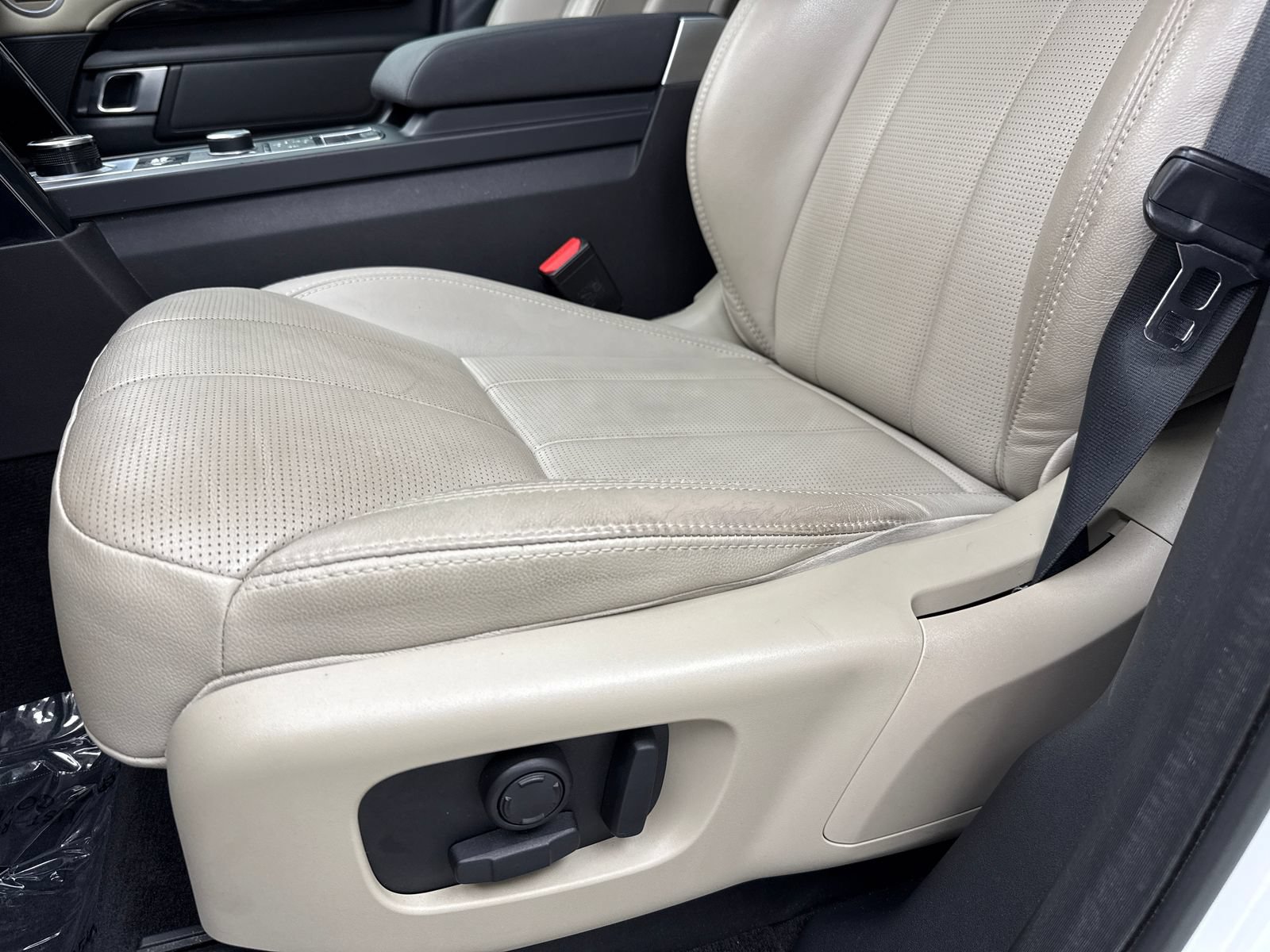 Used 2019 Land Rover Discovery SE AWD/4WD image 35