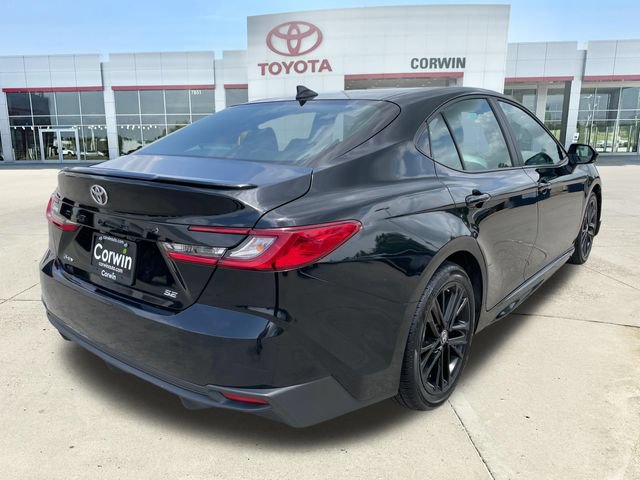 Used 2025 Toyota Camry SE FWD image 5
