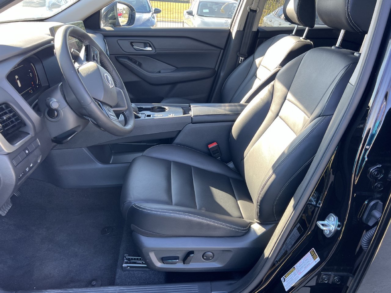 Used 2026 Nissan Rogue SL FWD image 6
