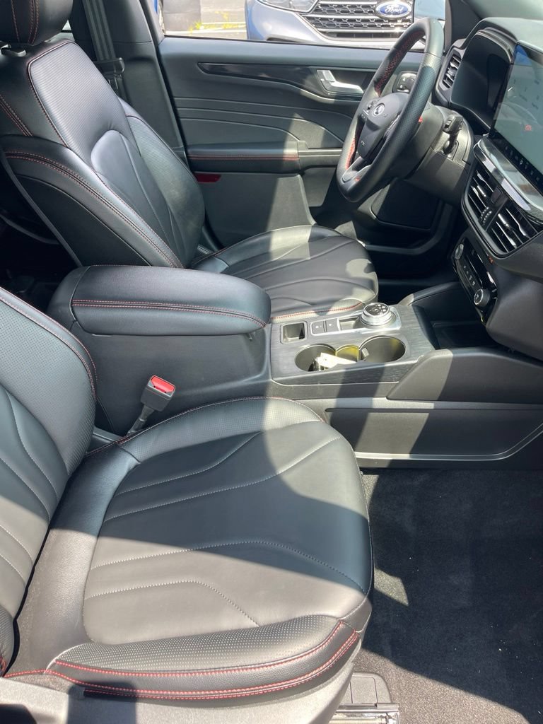 Used 2025 Ford Escape ST-Line Elite w/ Premium Technology Package AWD/4WD image 21