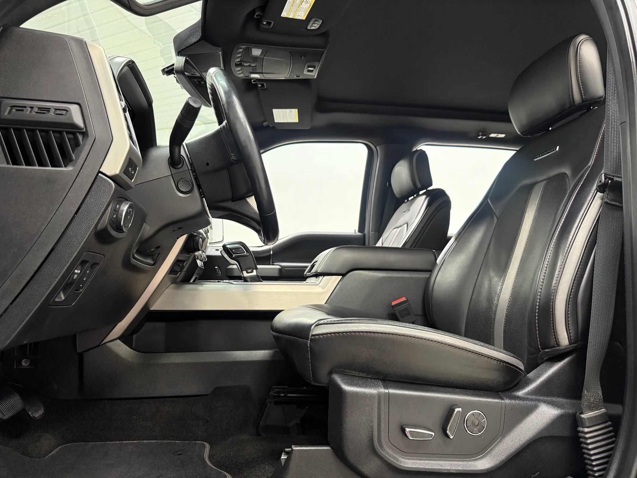 Used 2019 Ford F150 Platinum w/ Equipment Group 701A Luxury AWD/4WD image 15