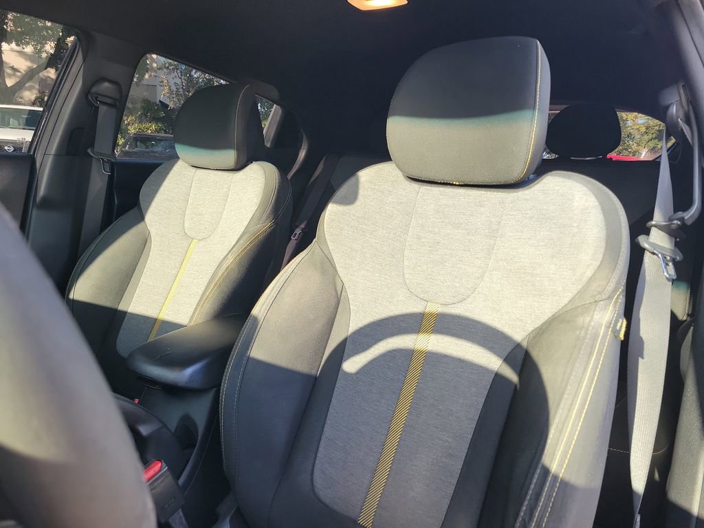 Used 2020 Hyundai Veloster Turbo R-Spec image 23