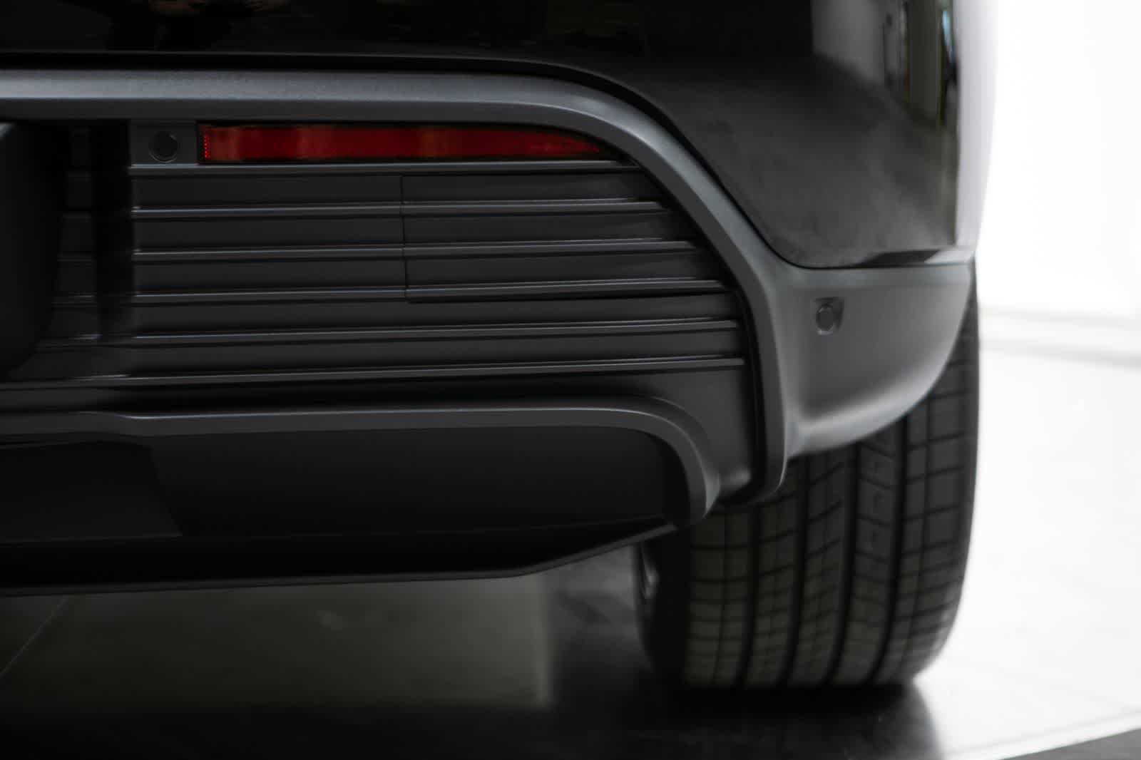 New 2026 Porsche Macan Electric RWD image 20