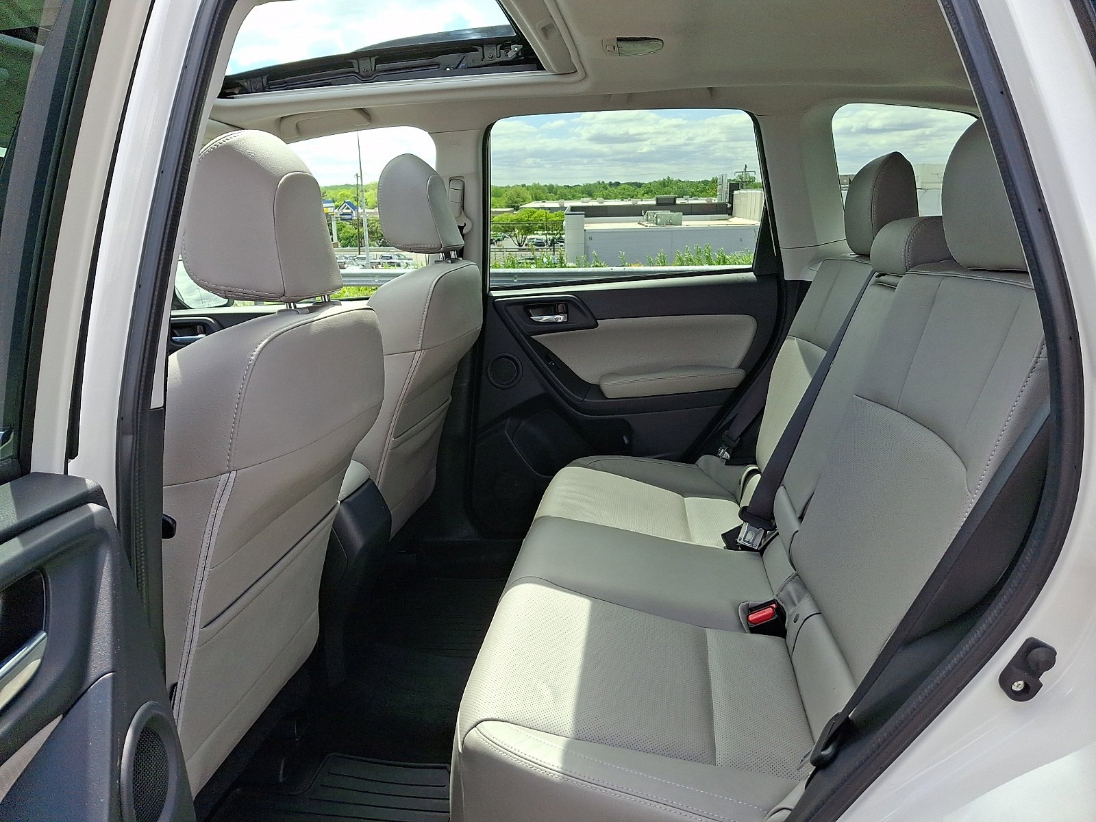 Used 2018 Subaru Forester 2.5i Limited AWD/4WD image 10