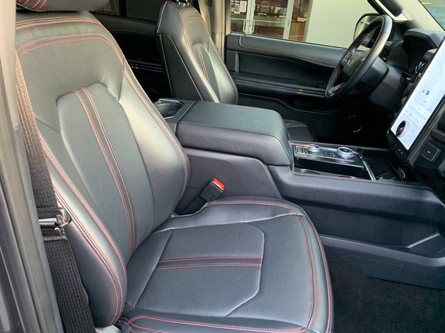 Used 2023 Ford Expedition Limited image 10