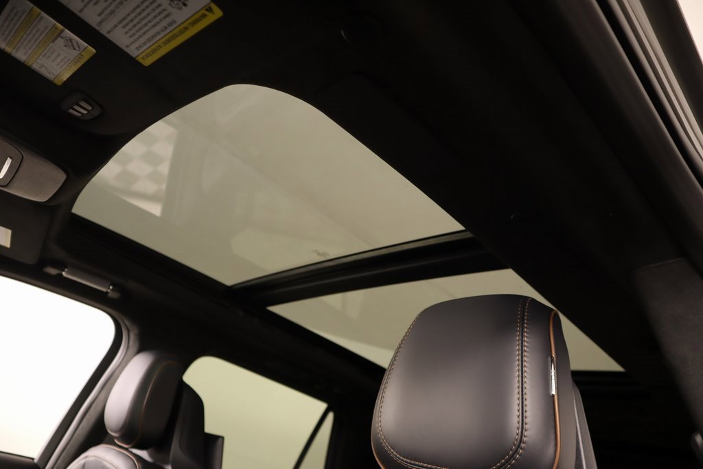 New 2025 Lincoln Navigator L Black Label image 17