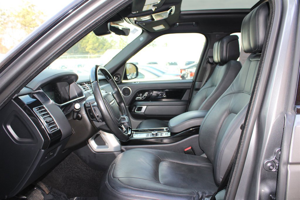 Used 2018 Land Rover Range Rover Supercharged image 11
