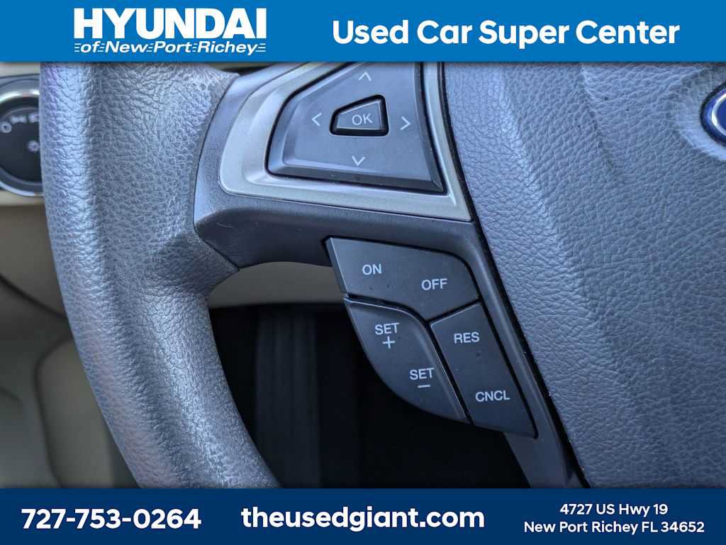 Used 2014 Ford Fusion SE FWD image 29