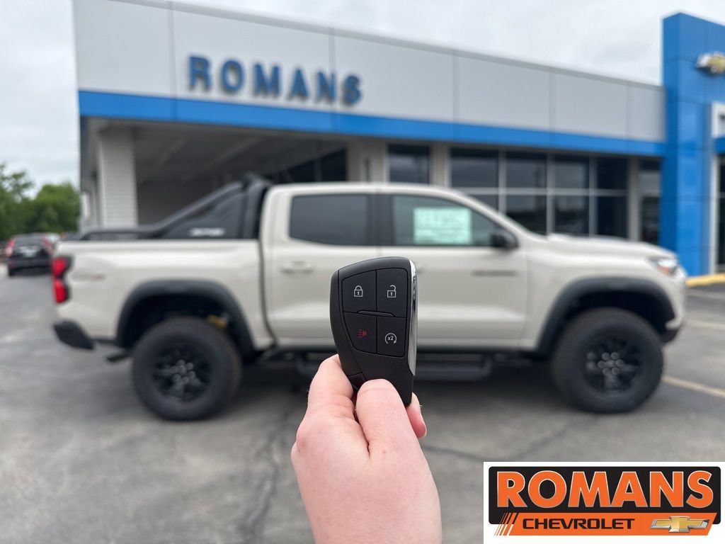 New 2026 Chevrolet Colorado ZR2 w/ Midnight Edition AWD/4WD image 23
