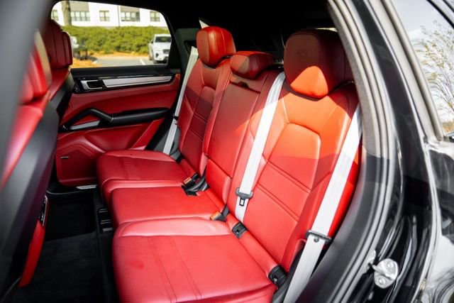 Used 2023 Porsche Cayenne Platinum Edition image 45