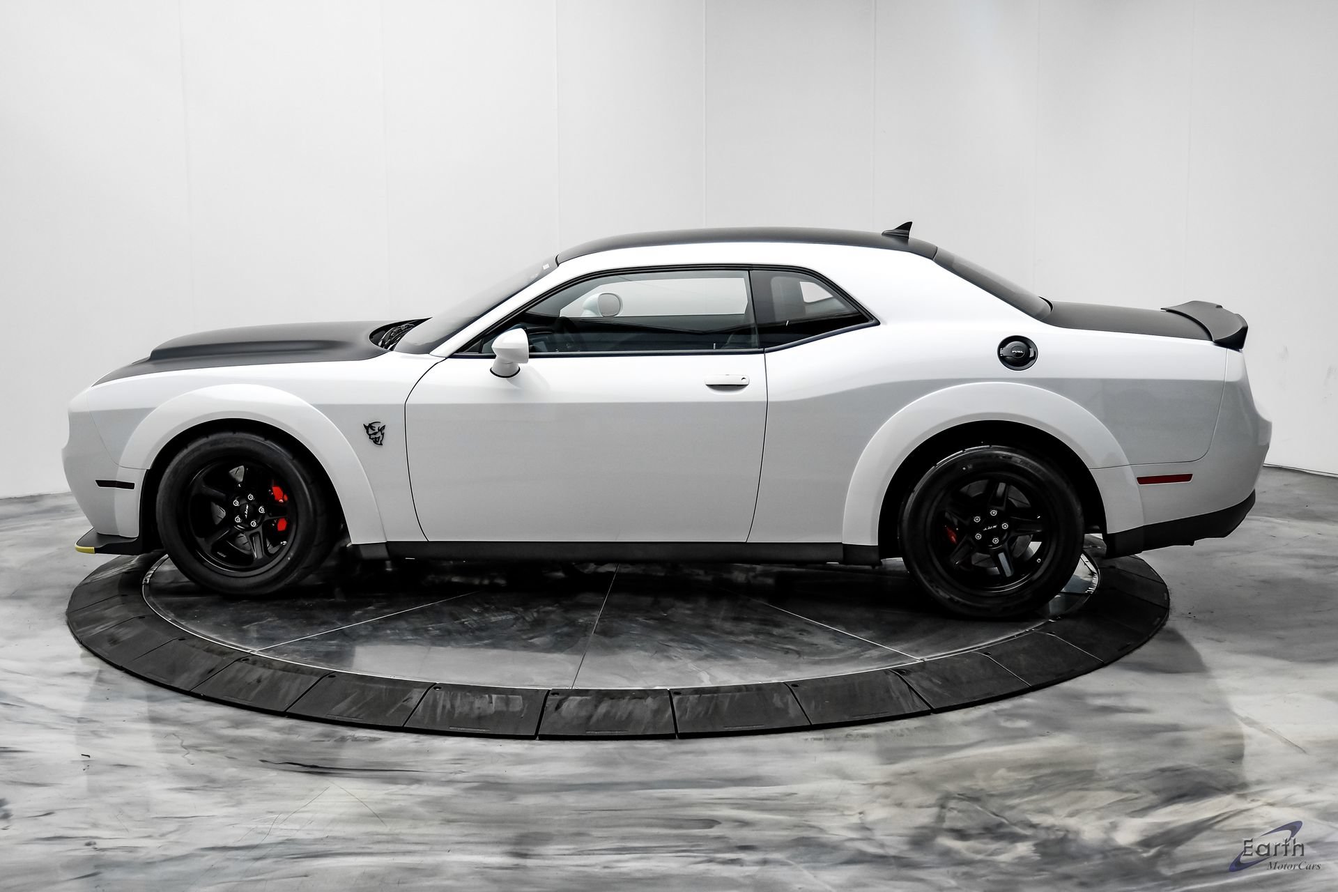 Used 2018 Dodge Challenger SRT Demon RWD image 9