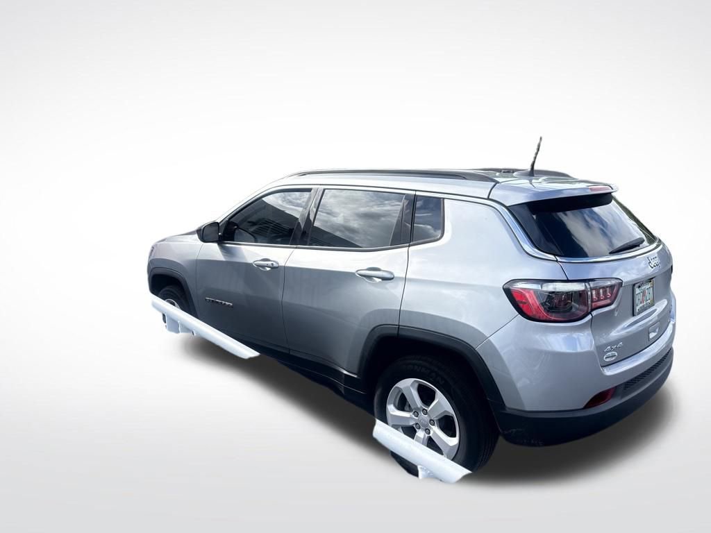 Used 2022 Jeep Compass Latitude image 12