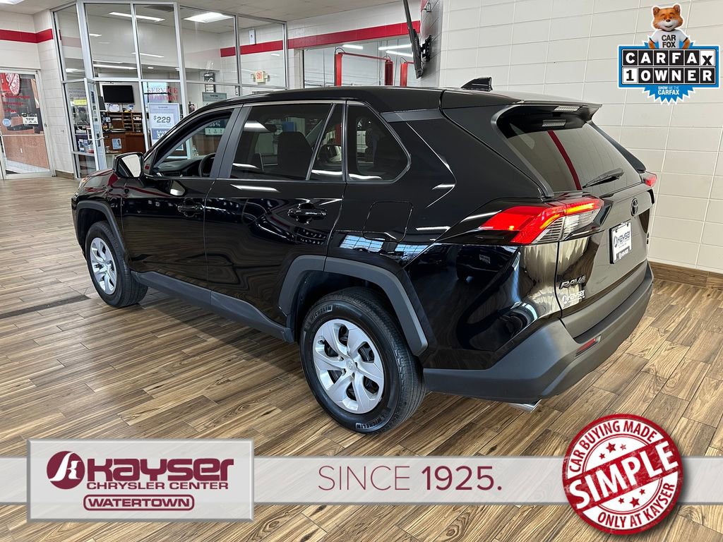 Used 2023 Toyota RAV4 LE AWD/4WD image 3