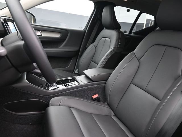 New 2026 Volvo XC40 B5 Plus w/ Protection Package Premier image 9