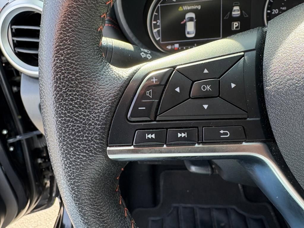 Used 2024 Nissan Versa SR image 13