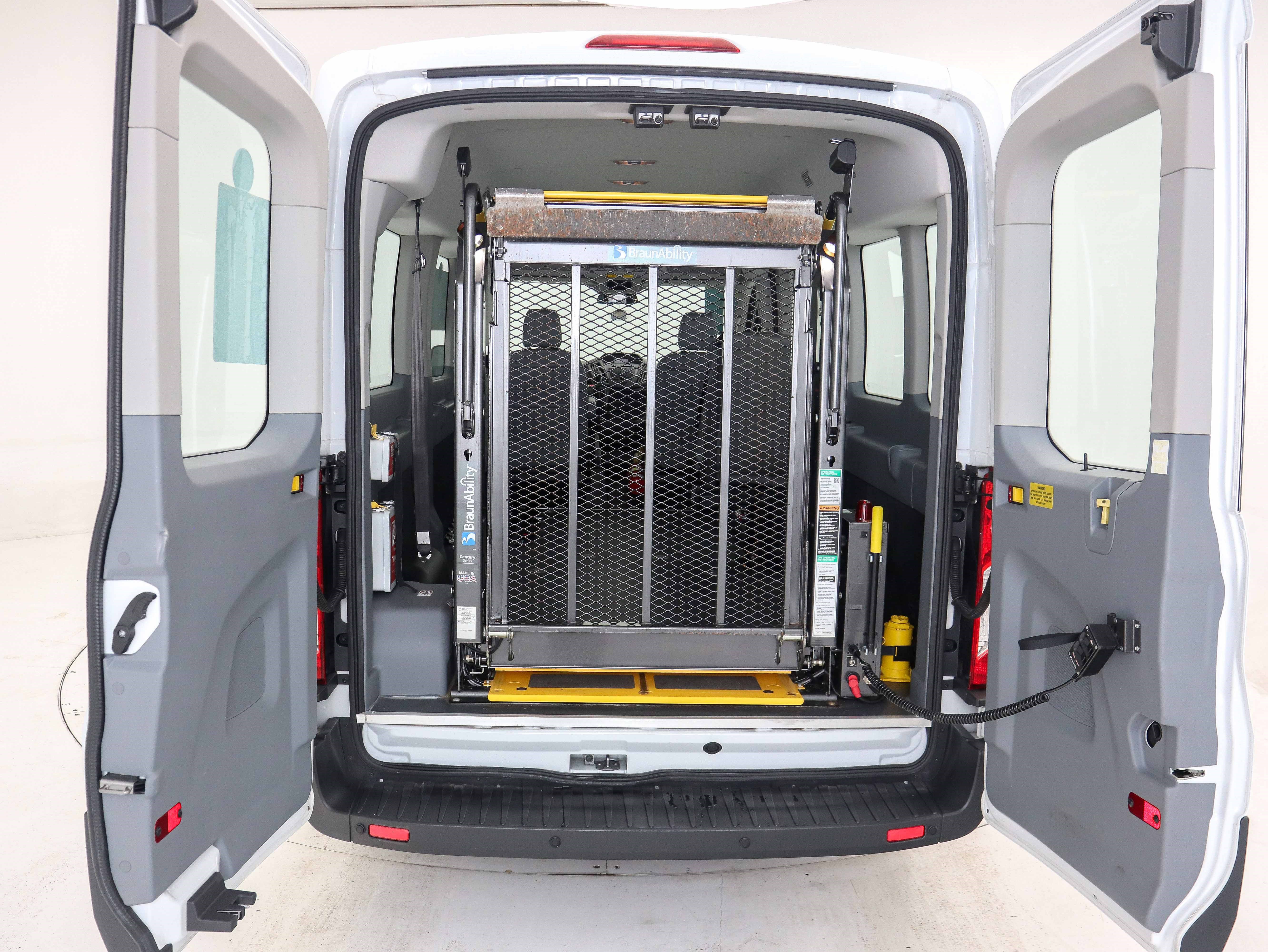 Used 2017 Ford Transit 350 XL image 11