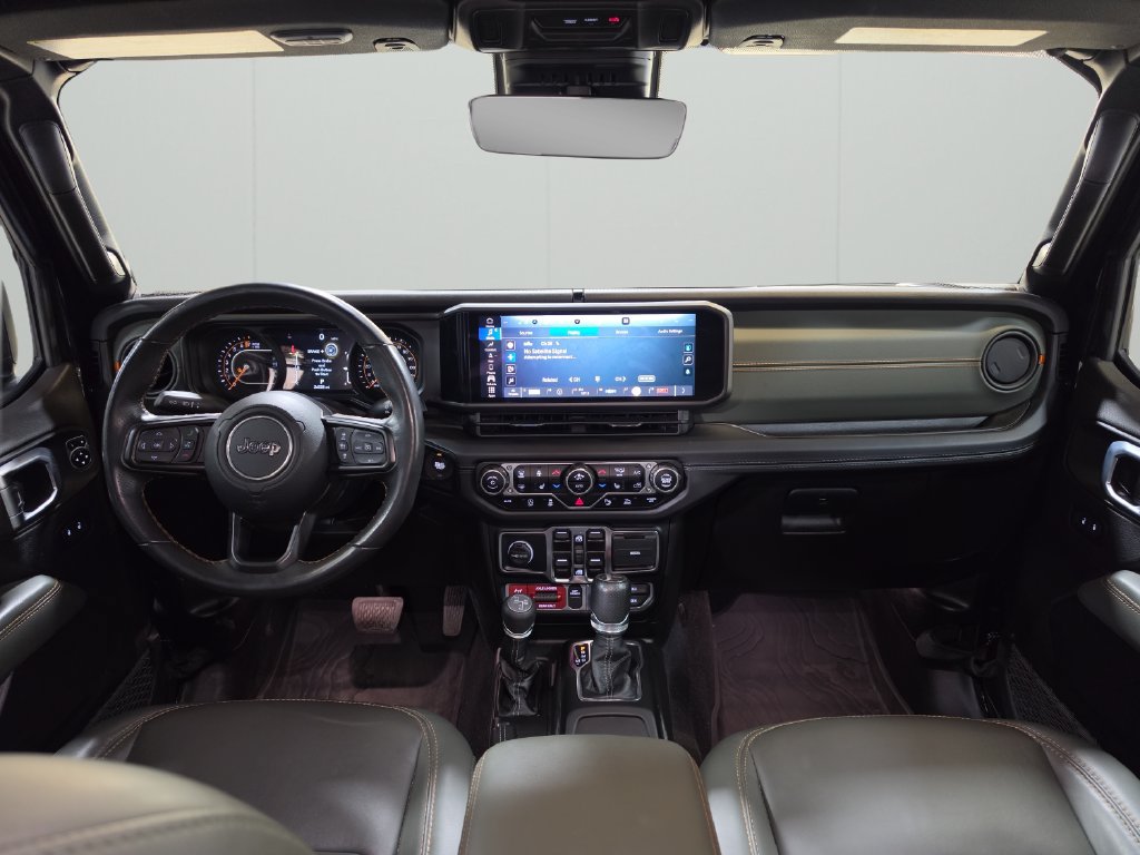 Used 2024 Jeep Gladiator Mojave AWD/4WD image 17