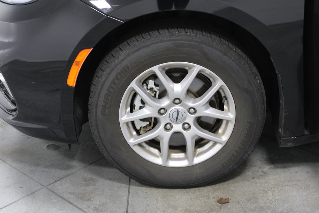 Used 2024 Chrysler Pacifica Touring-L image 37