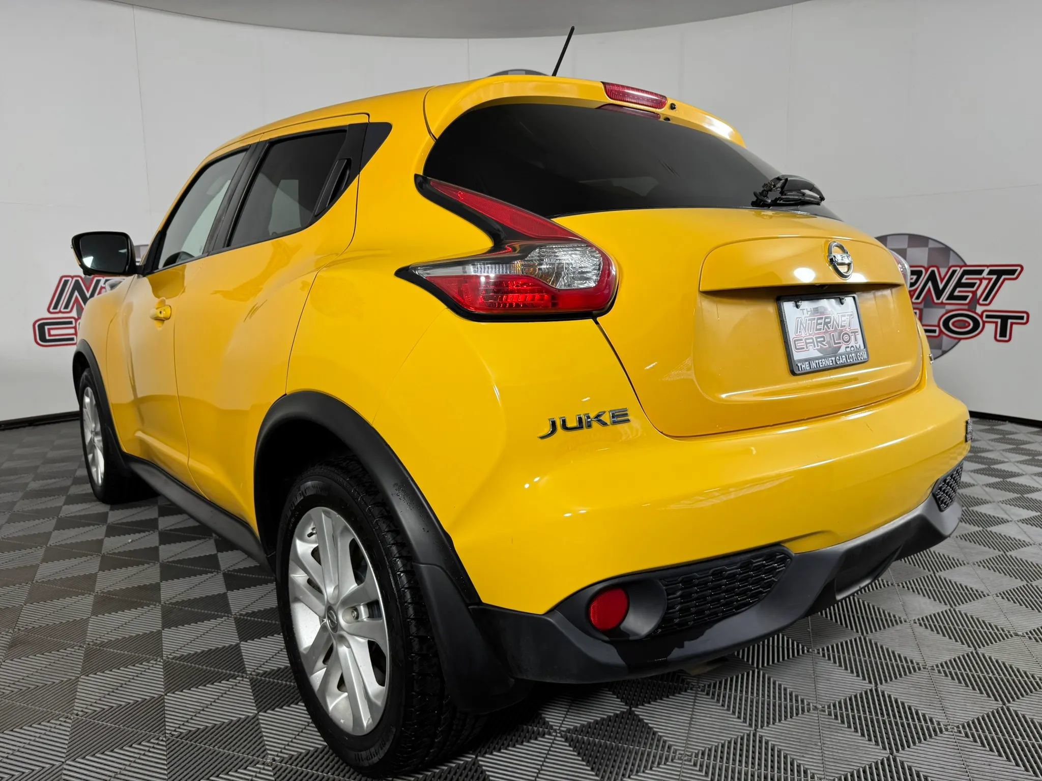 Used 2016 Nissan Juke SL FWD image 28