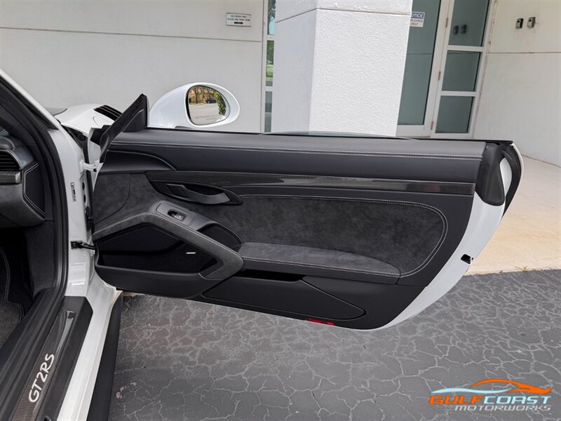 Used 2018 Porsche 911 GT2 RS RWD image 33