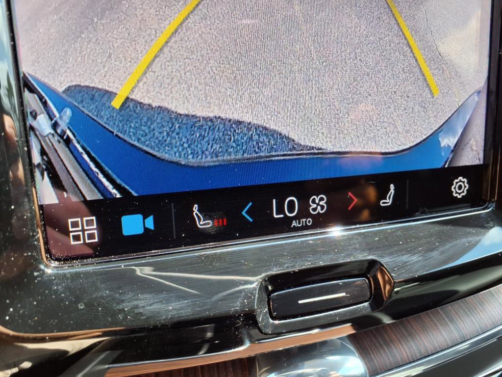 Used 2024 Volvo XC60 B5 Plus image 22