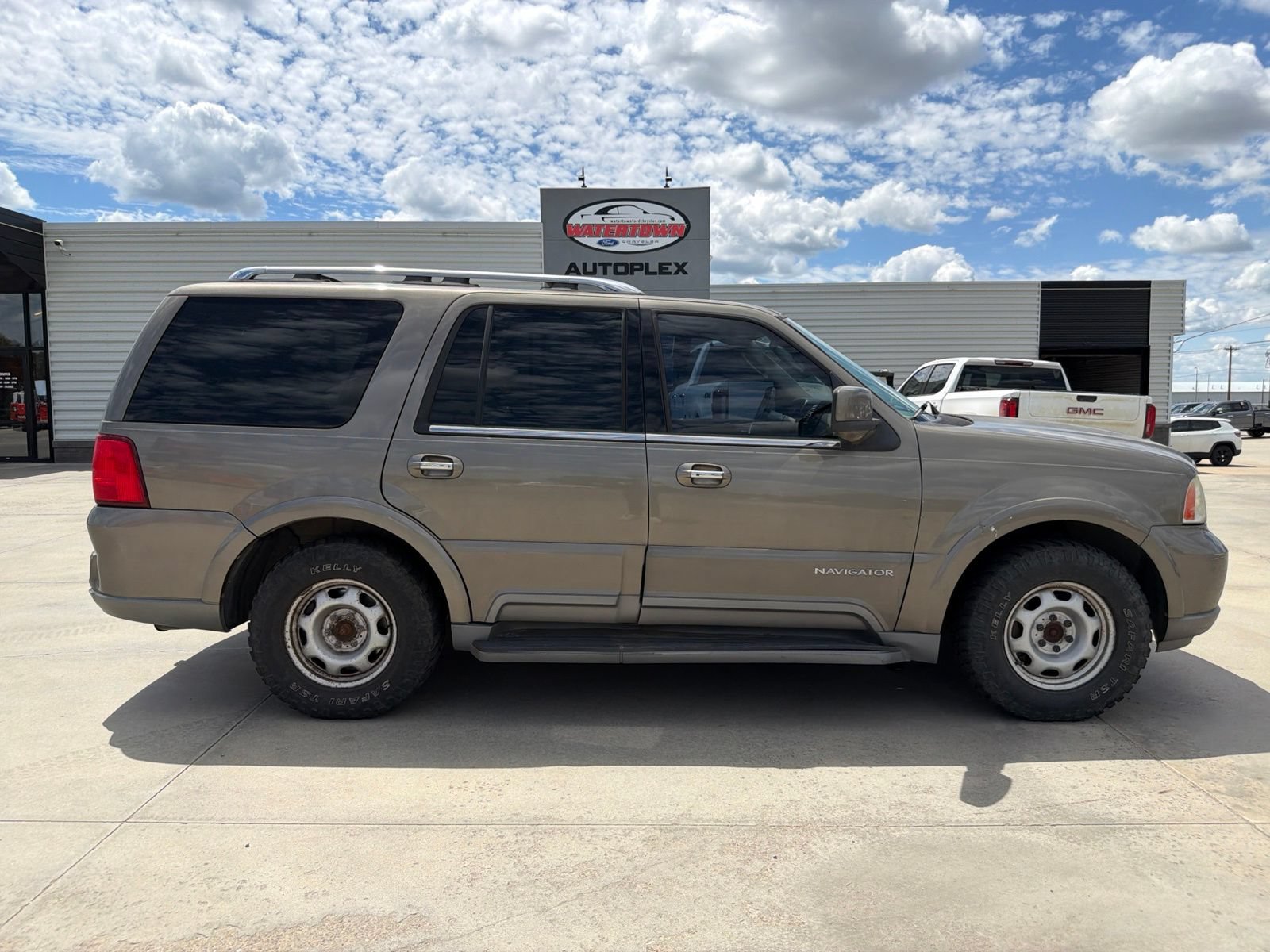 Used 2003 Lincoln Navigator Luxury AWD/4WD image 1