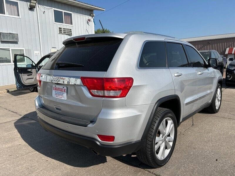 Used 2011 Jeep Grand Cherokee 70th Anniversary AWD/4WD image 5
