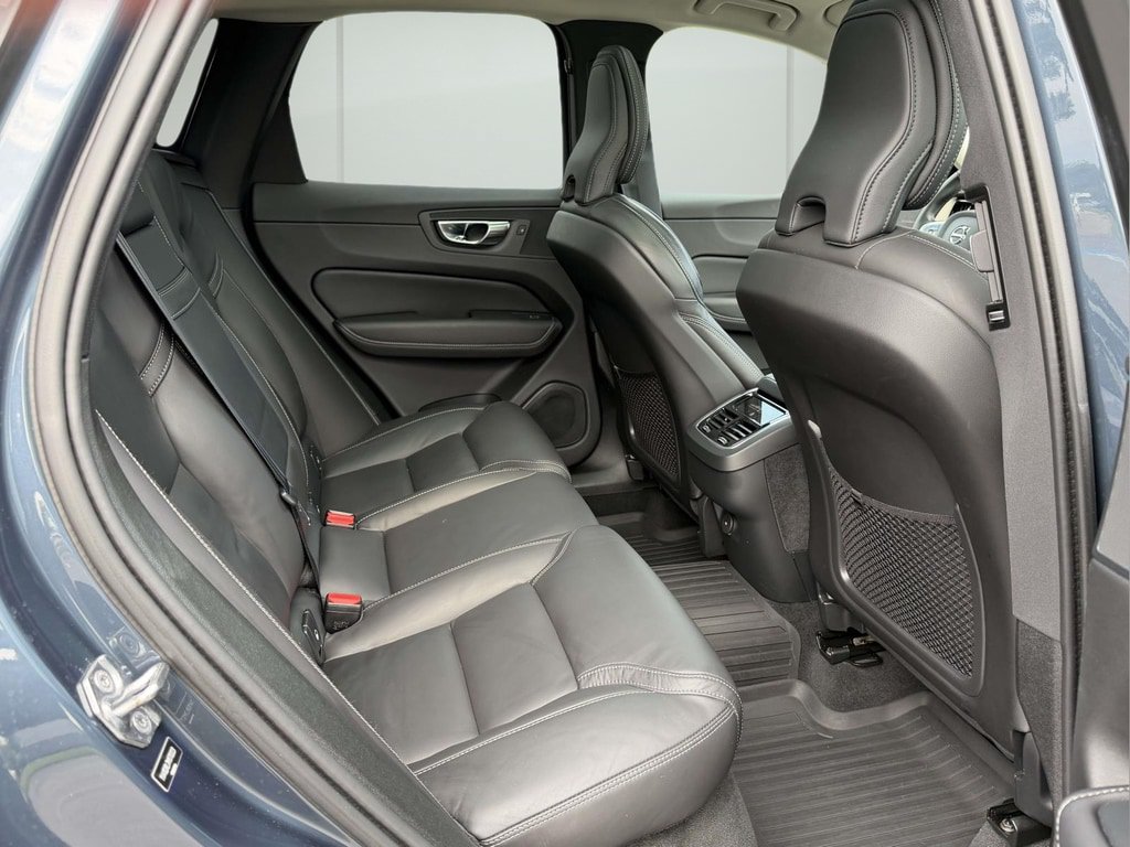 Used 2021 Volvo XC60 T5 Inscription w/ Protection Package Premier AWD/4WD image 12