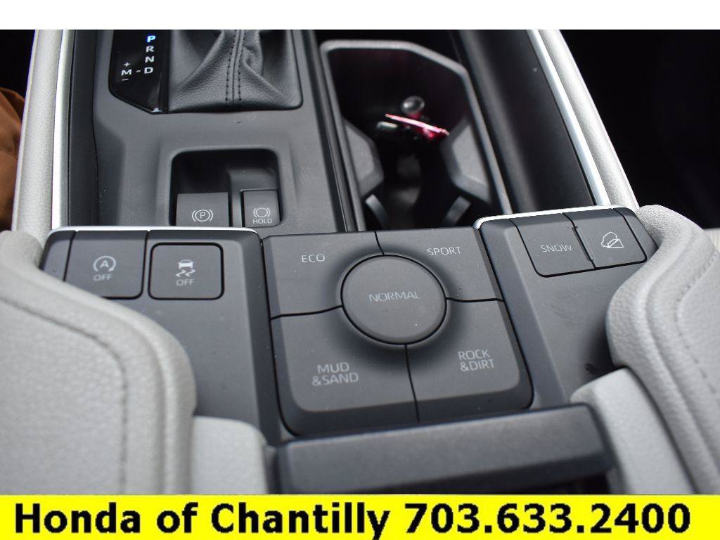 Used 2025 Toyota Grand Highlander AWD image 18