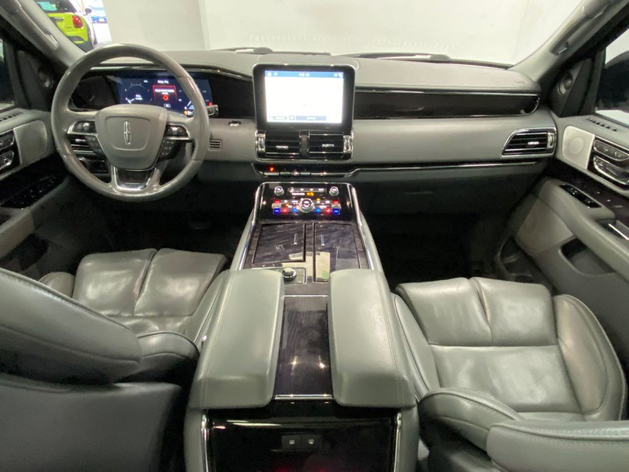 Used 2019 Lincoln Navigator Reserve AWD/4WD image 27