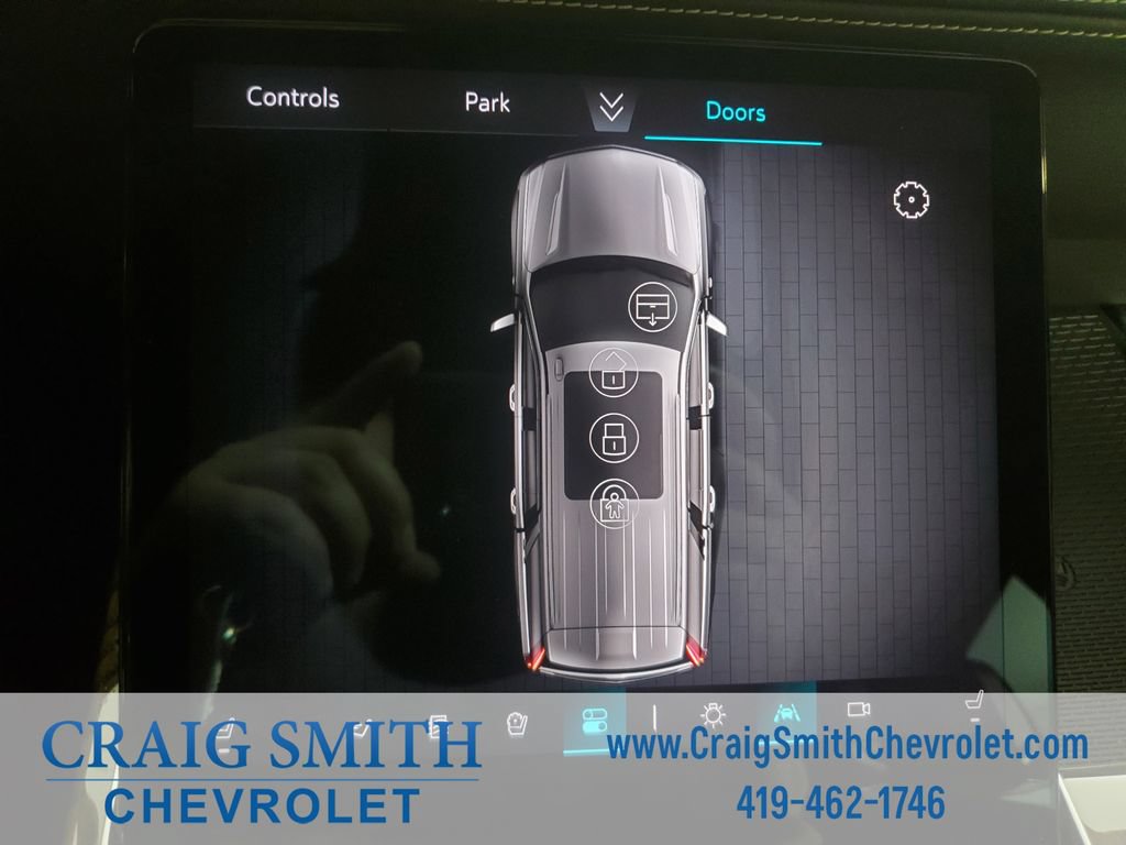Used 2025 Cadillac Escalade Sport Platinum w/ LPO, Floor Liner Package AWD/4WD image 44