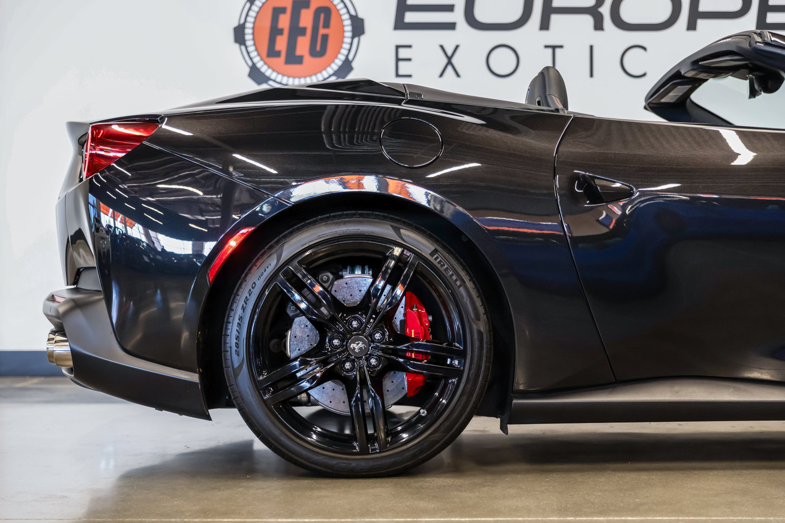 Used 2020 Ferrari Portofino RWD image 16