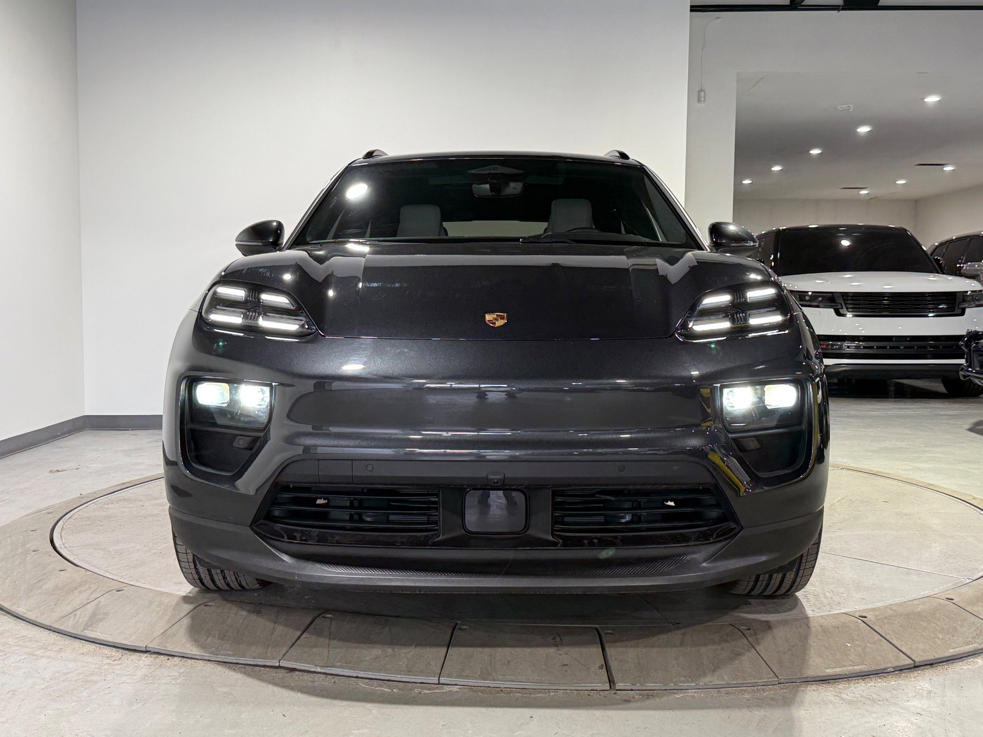 Used 2024 Porsche Macan 4 Electric w/ Premium Package image 10