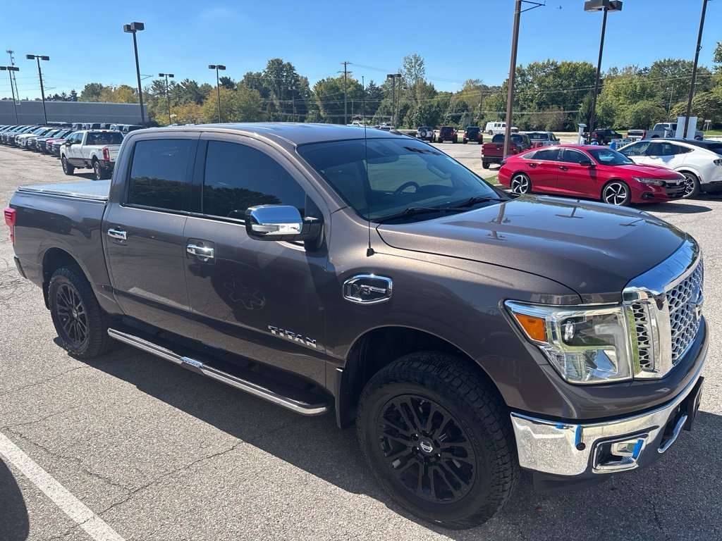 Used 2017 Nissan Titan SL AWD/4WD image 3