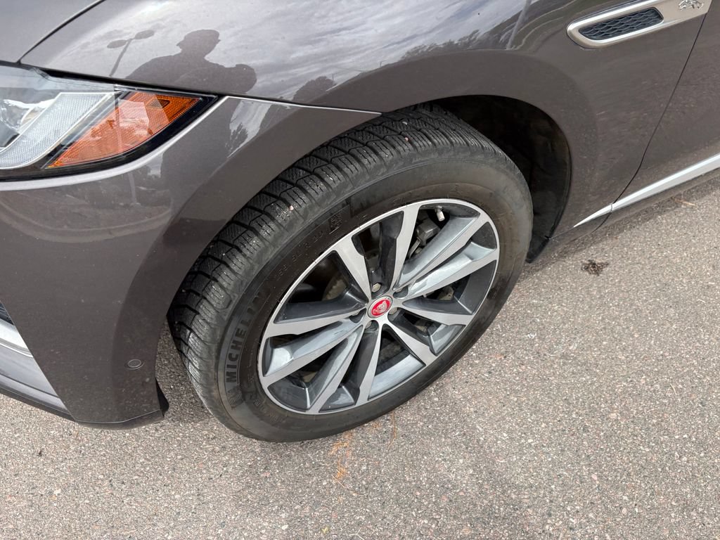 Used 2021 Jaguar F-PACE S AWD/4WD image 11