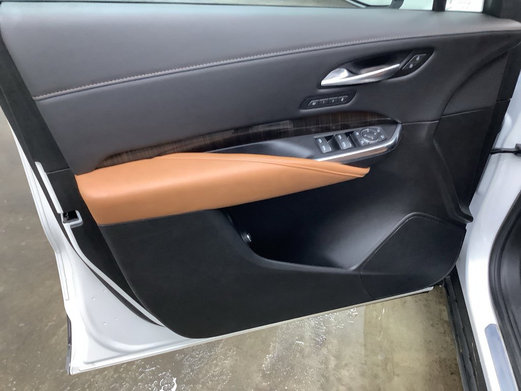 Used 2023 Cadillac XT4 Premium Luxury image 12
