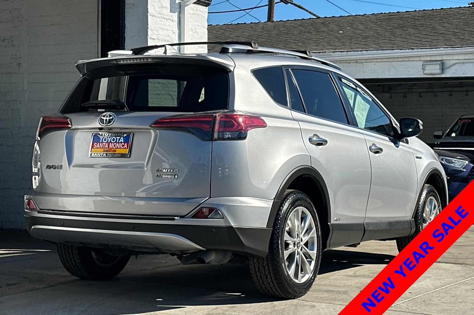 Used 2018 Toyota RAV4 Limited image 4