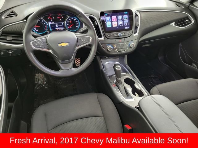 Used 2017 Chevrolet Malibu LT image 33