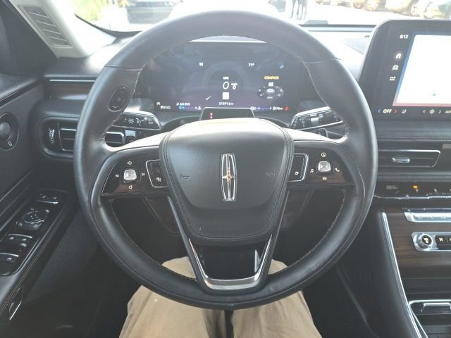Used 2025 Lincoln Aviator Reserve w/ Illumination Package AWD/4WD image 16