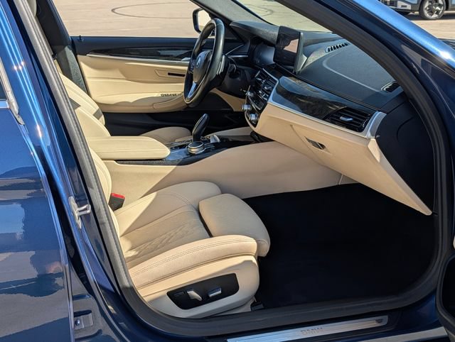 Used 2023 BMW 530e w/ Premium Package RWD image 9
