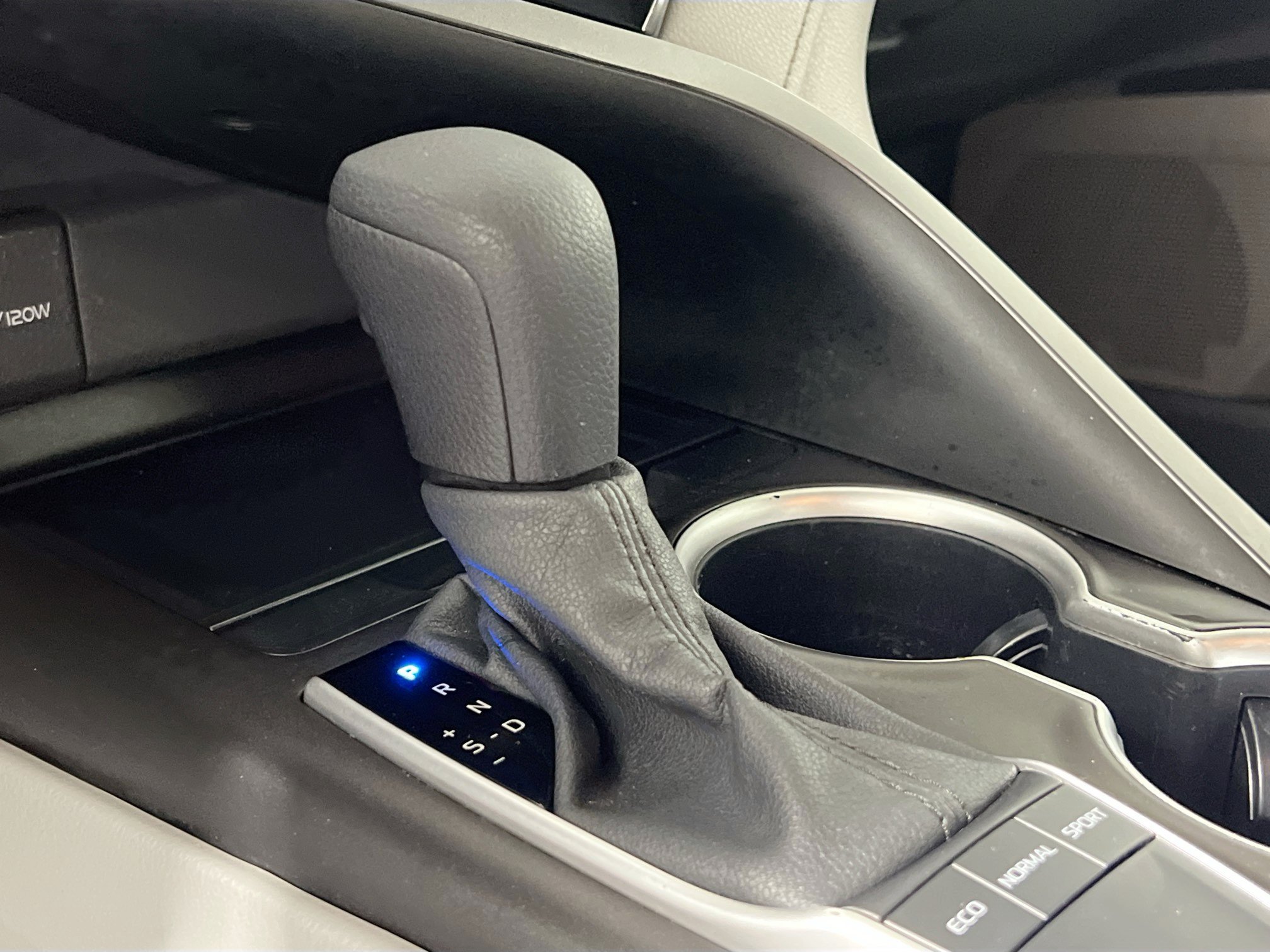 Used 2024 Toyota Camry LE FWD image 24