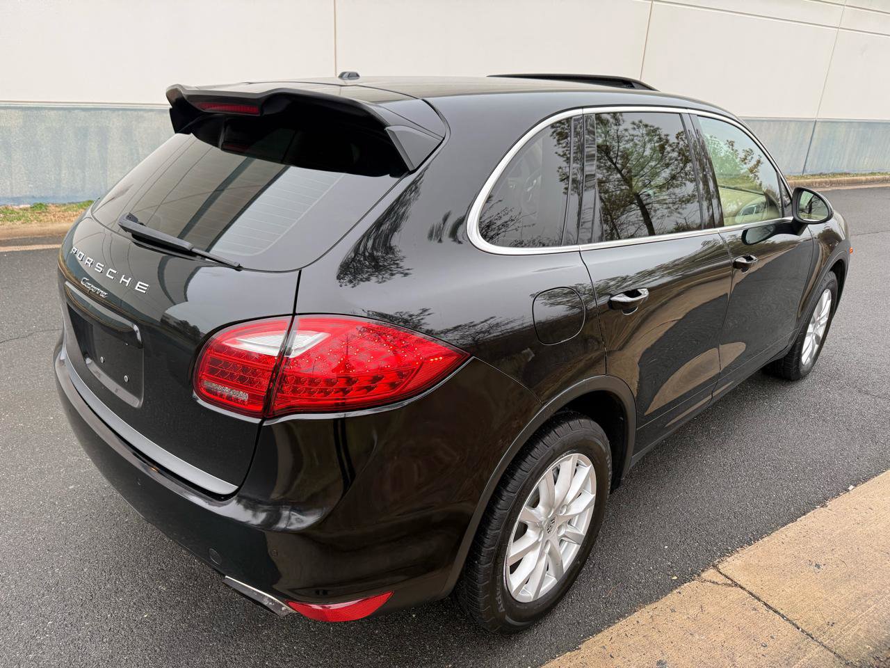 Used 2012 Porsche Cayenne image 4