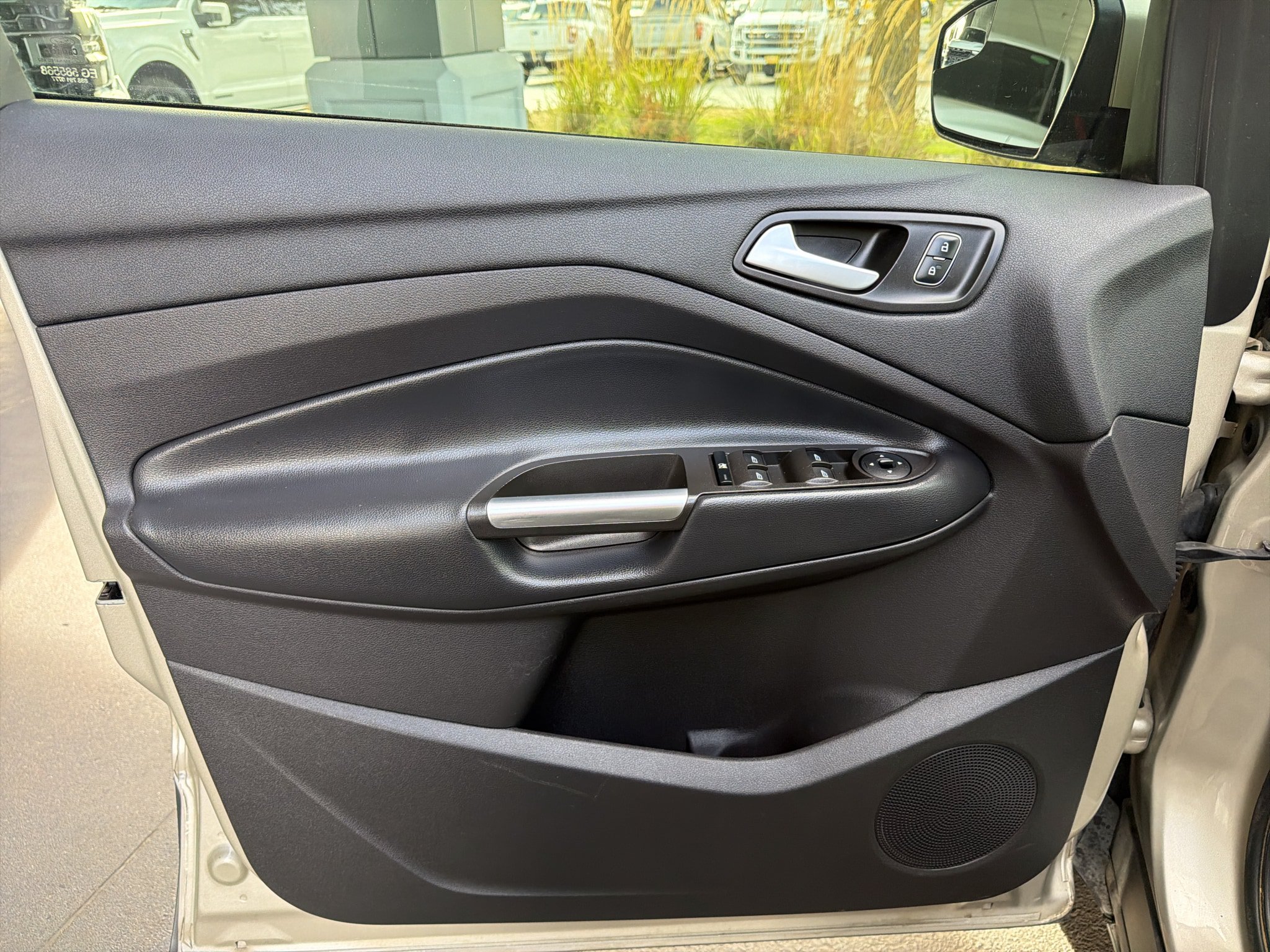 Used 2018 Ford Escape SE FWD image 15