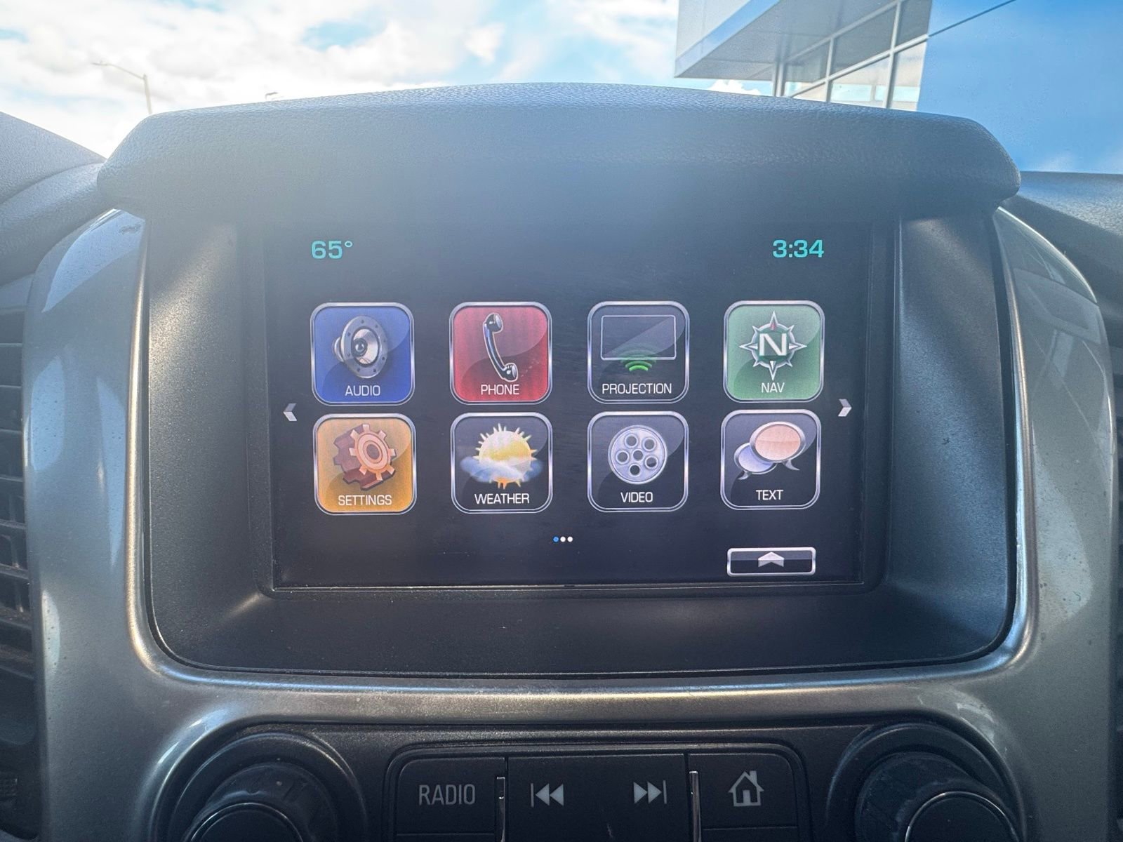 Used 2018 Chevrolet Suburban LT image 18