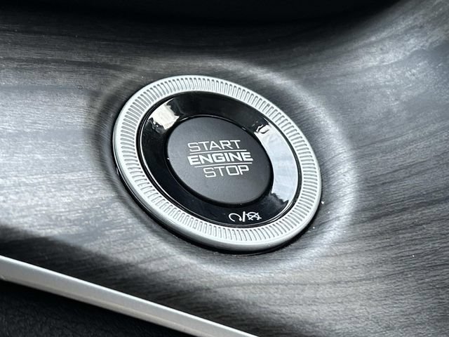 Used 2023 Jeep Grand Cherokee Limited AWD/4WD image 24