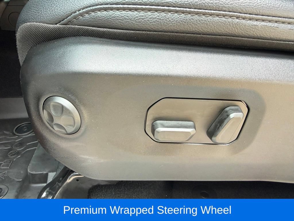 Certified 2025 Jeep Gladiator Sport AWD/4WD image 23