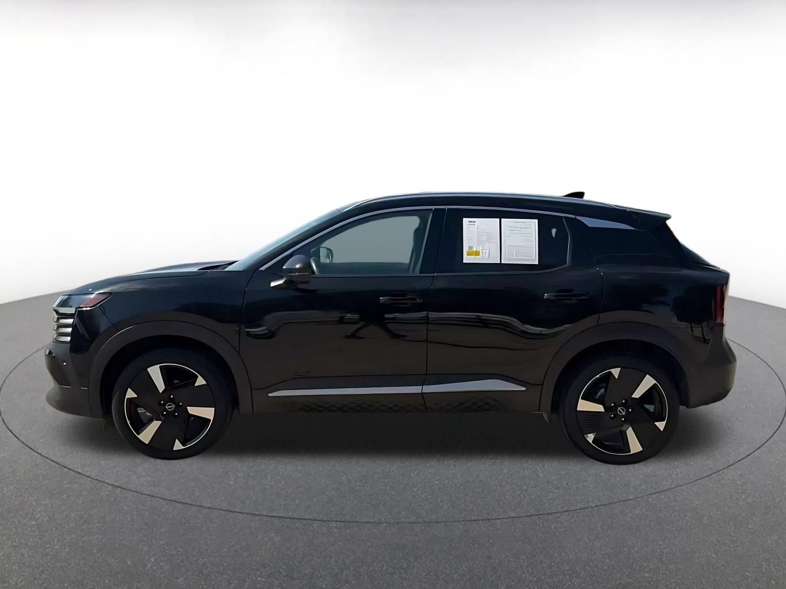 Used 2026 Nissan Kicks SR AWD/4WD image 8