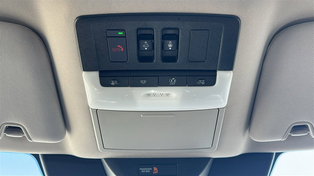 Used 2024 Nissan Pathfinder Platinum FWD image 32