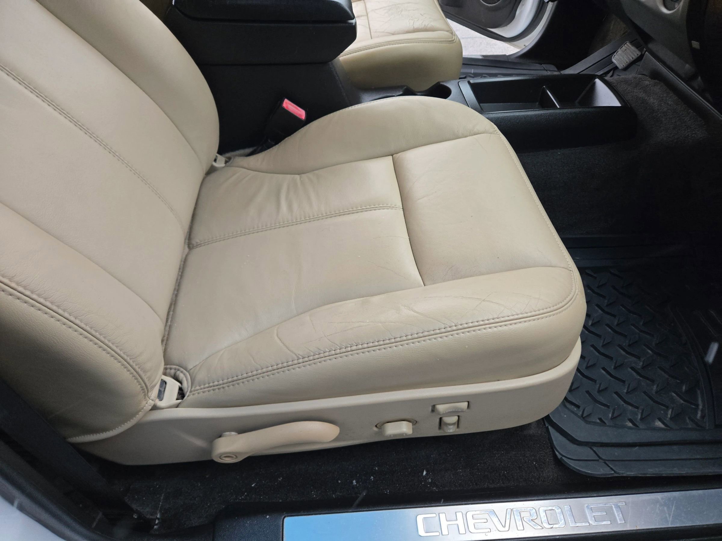 Used 2011 Chevrolet Colorado LT image 40