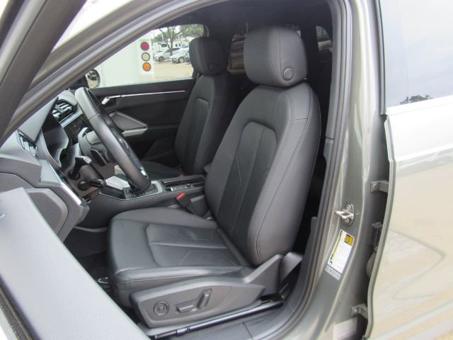 Used 2022 Audi Q3 2.0T Premium Plus w/ Premium Plus Package AWD/4WD image 6